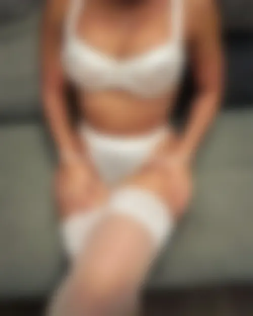 Cocufieuse soumise mariée cherche étalon mature de Pau