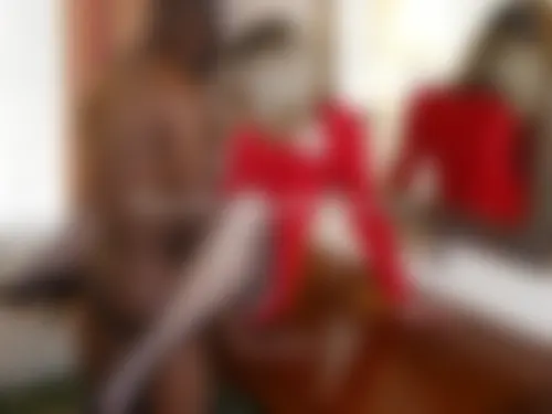 Femme à blacks offerte en bas résilles et sans culotte sur Chartes