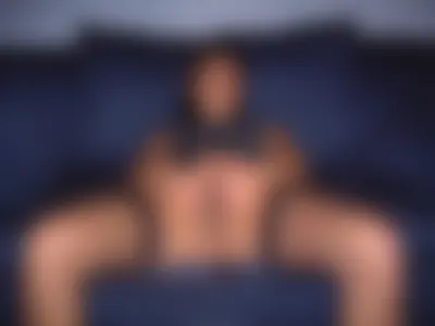 Femme au sexe poilu fan de préliminaires offerte par son homme pour plan sexe à Cholet